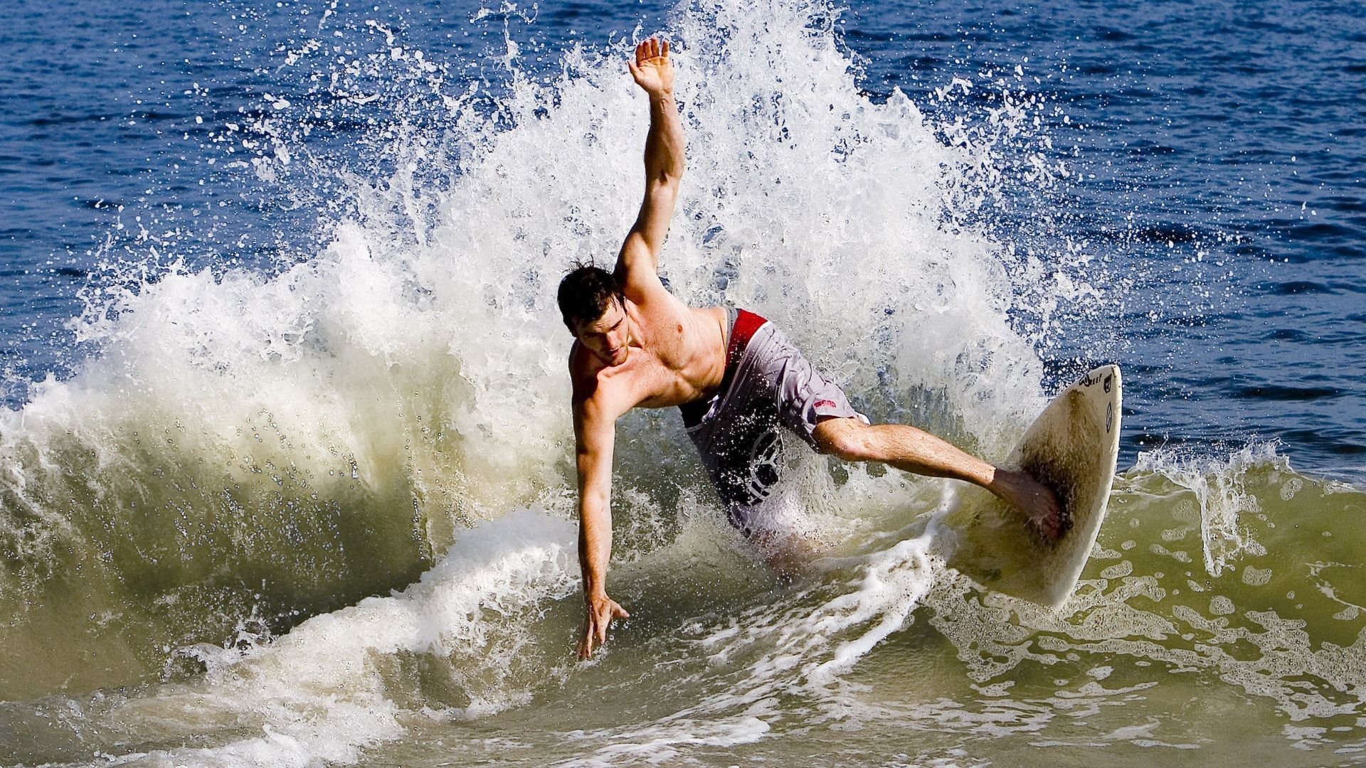 枫叶队进攻配合默契,轻松取胜对手,枫叶团队